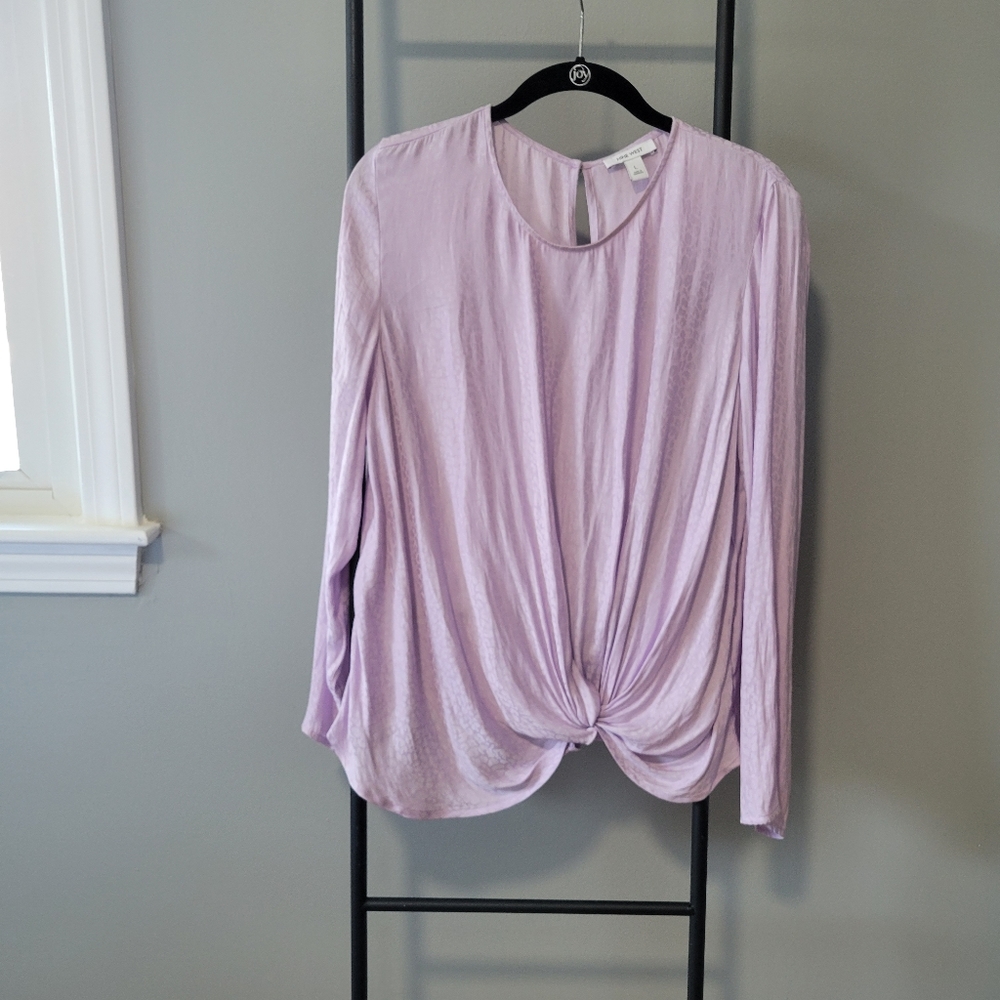 nwot • nine west lavender leopard light twist front blouse